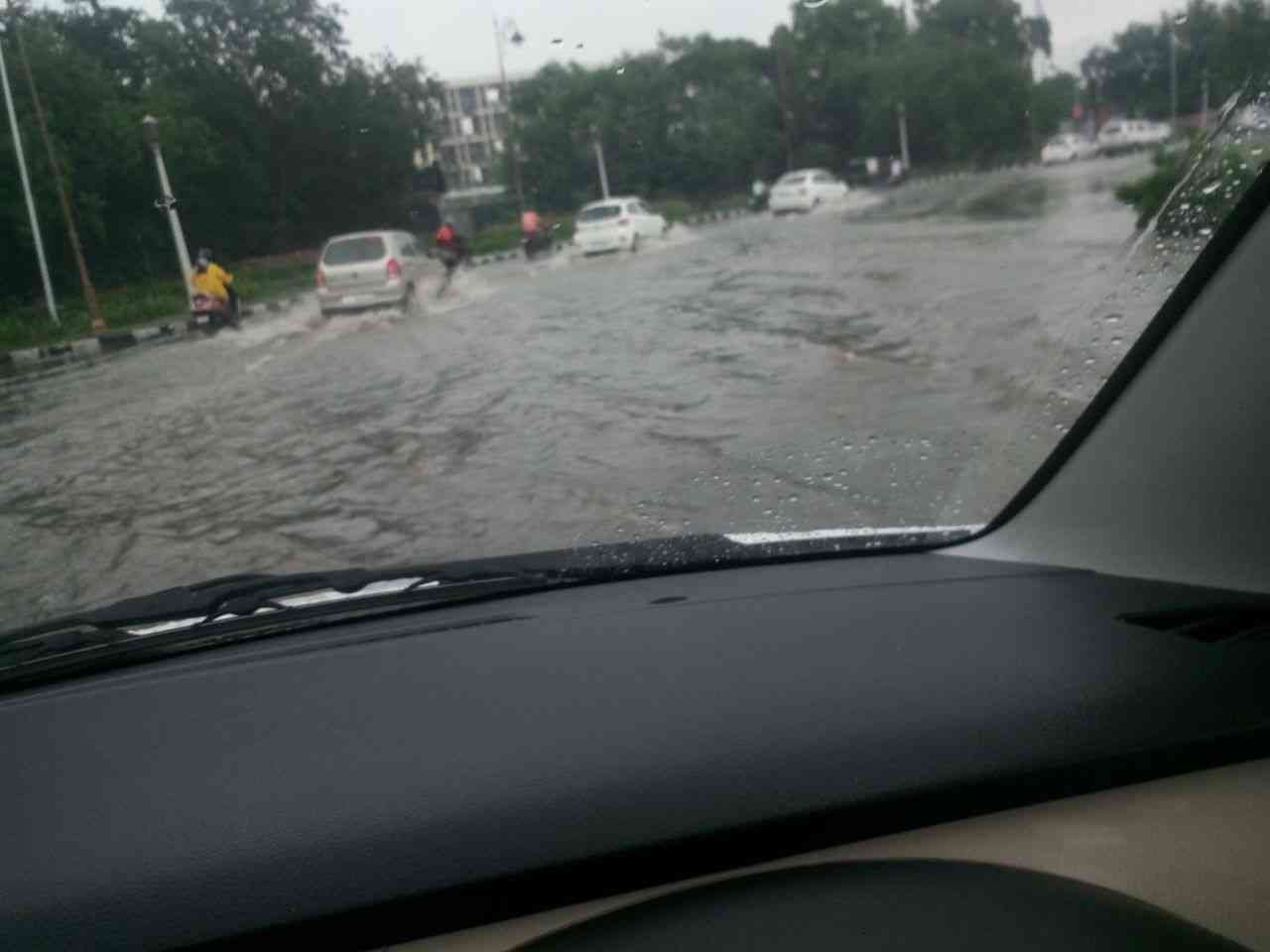 #heavyrain #statuecircle #jaipur #rajasthan
