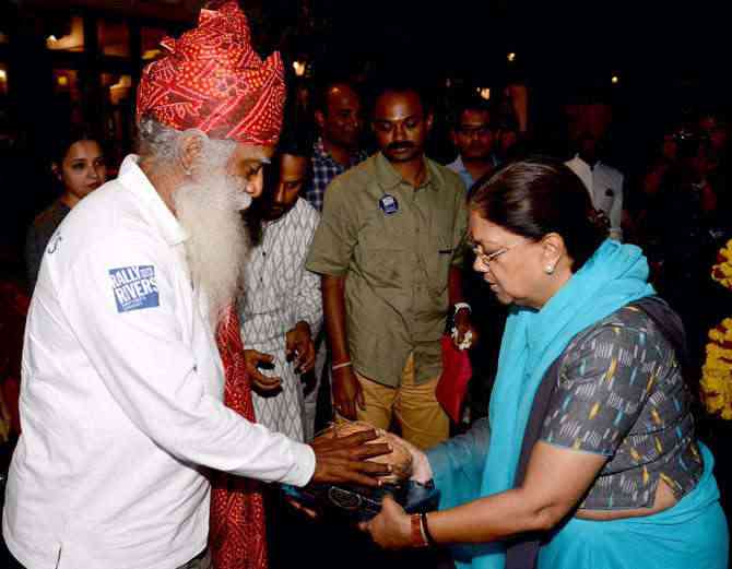Isha Foundation's Sadguru with CM Vasundhara Raje during Rally For Rivers in Jaipur
