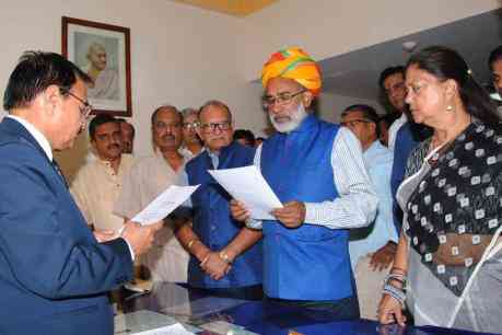 à¤°à¤¾à¤œà¥à¤¯à¤¸à¤­à¤¾ à¤šà¥à¤¨à¤¾à¤µ à¤•à¥‡ à¤²à¤¿à¤ à¤¨à¤¾à¤®à¤¾à¤‚à¤•à¤¨ à¤¦à¤¾à¤–à¤¿à¤² à¤•à¤°à¤¤à¥‡ à¤…à¤²à¥à¤«à¥‹à¤‚à¤¸ à¤•à¤¨à¤¨à¥à¤¨à¤¥à¤¾à¤¨à¤®