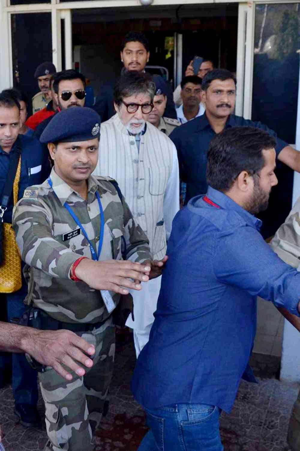 à¤ à¤—à¥à¤¸ à¤‘à¤« à¤¹à¤¿à¤‚à¤¦à¥à¤¸à¥à¤¤à¤¾à¤¨ à¤¶à¥‚à¤Ÿà¤¿à¤‚à¤— à¤œà¥‹à¤§à¤ªà¥à¤° à¤…à¤®à¤¿à¤¤à¤¾à¤­ à¤¬à¤šà¥à¤šà¤¨
