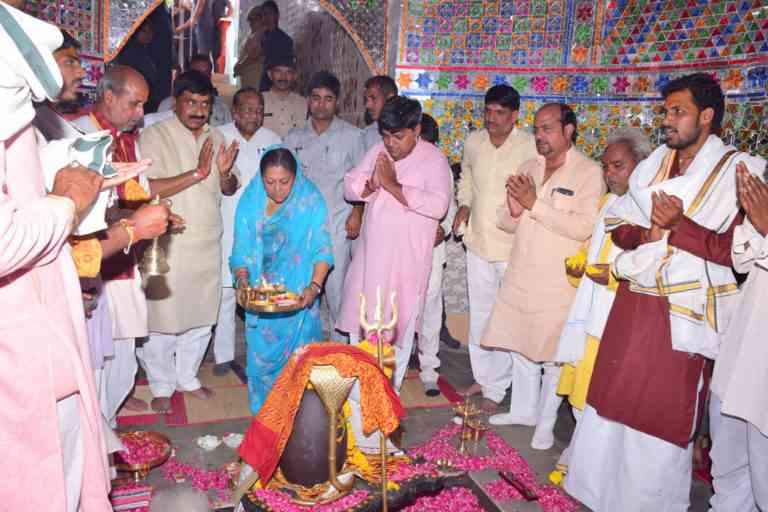 kashi vishwanath temple jhalawar vasundhara raje