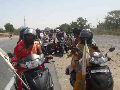 women bikers rajsamand motorcycle rally
