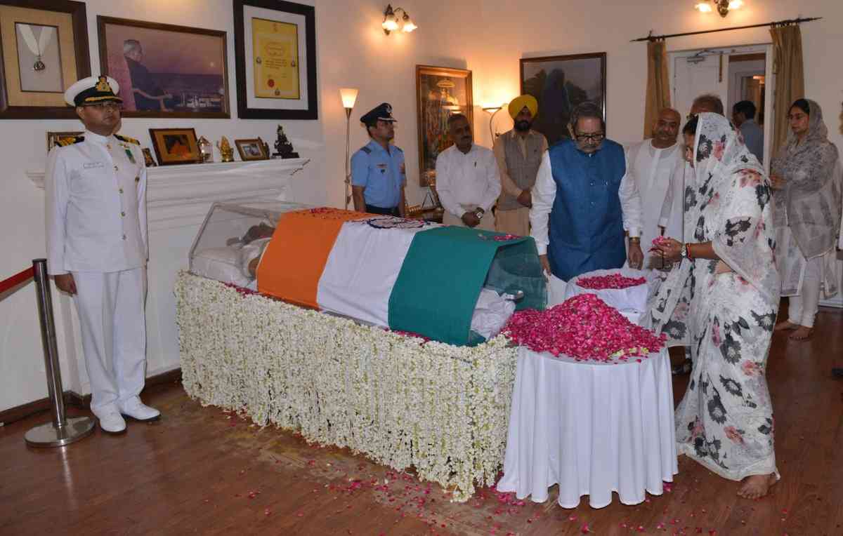Vasundhara Raje pays tribute to Atal Bihari Vajpayee