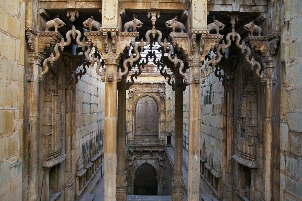 Raniji ki Baori images