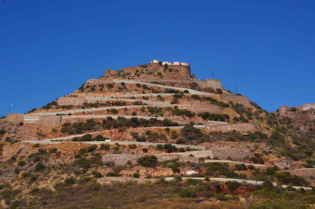 Way to Taragarh Fort