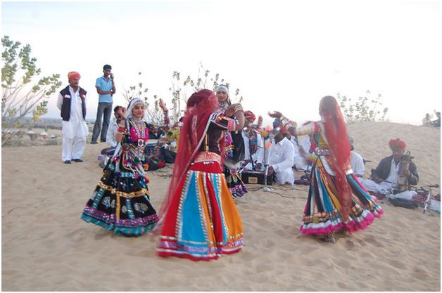 performing Ghoomar