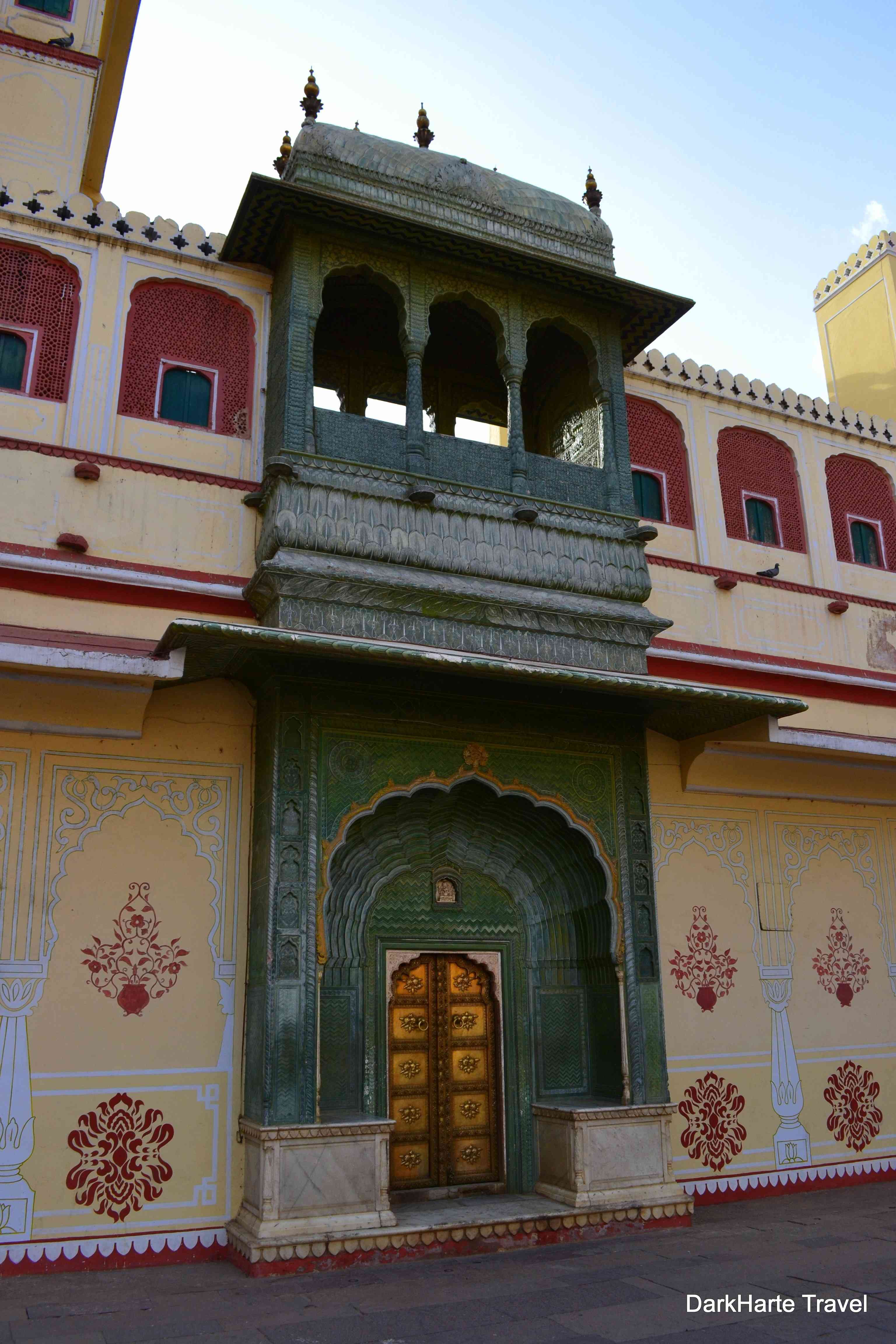 The Green gate/Leheriya Gate, representing Spring, is dedicated to Lord Ganesha.