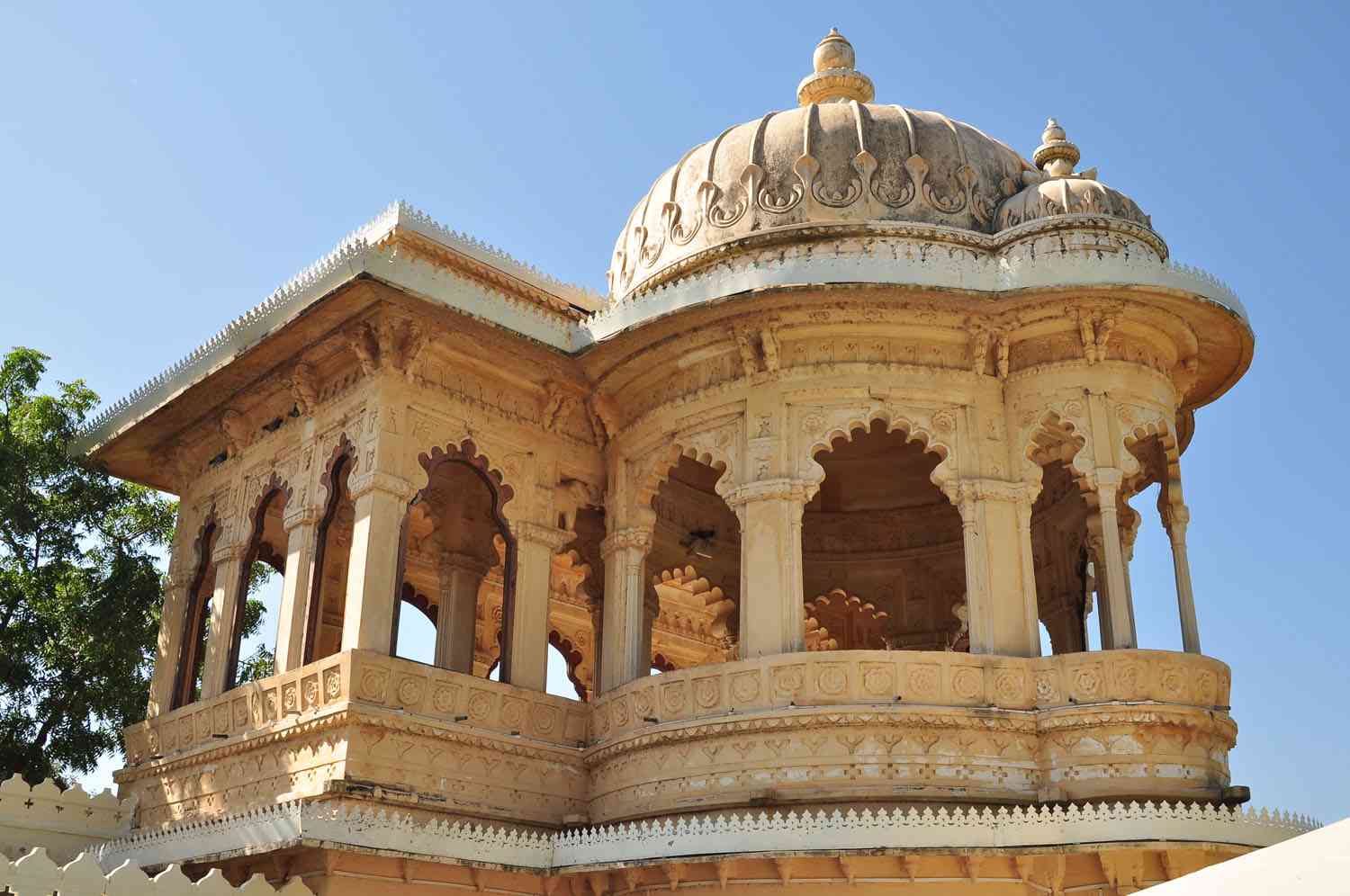 jag mandir udaipur architecture