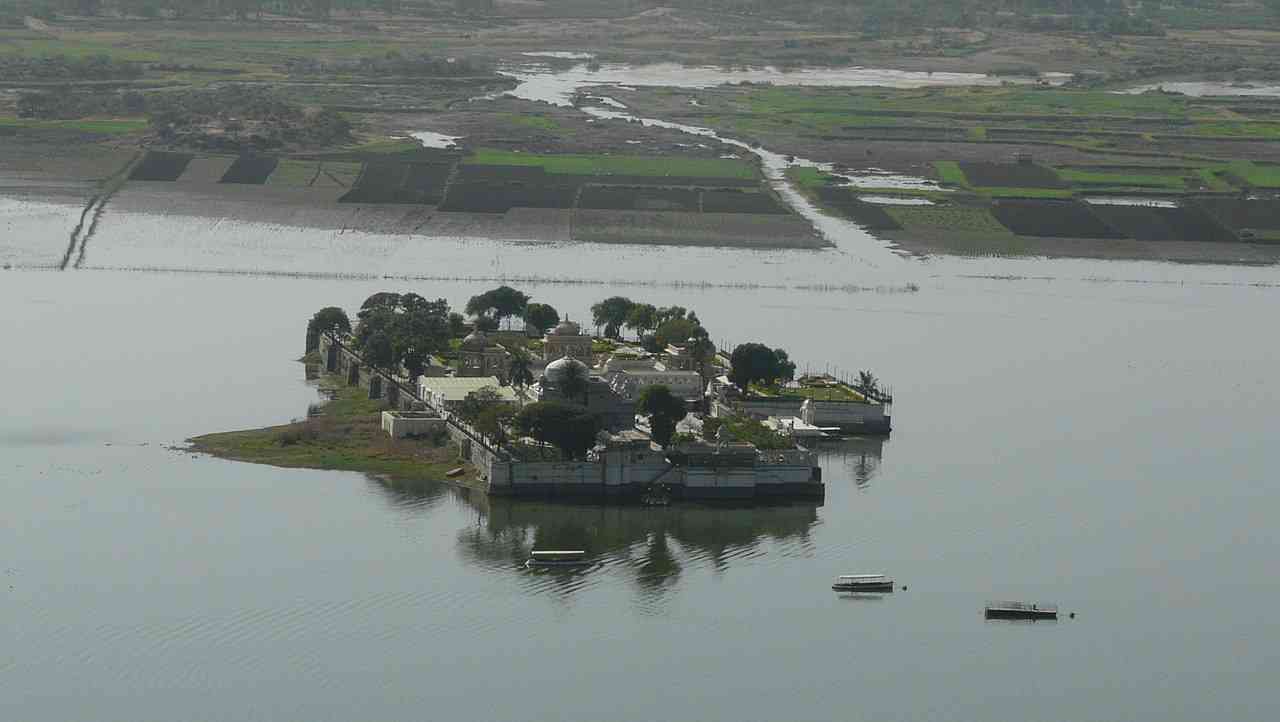 how to reach jag mandir udaipur