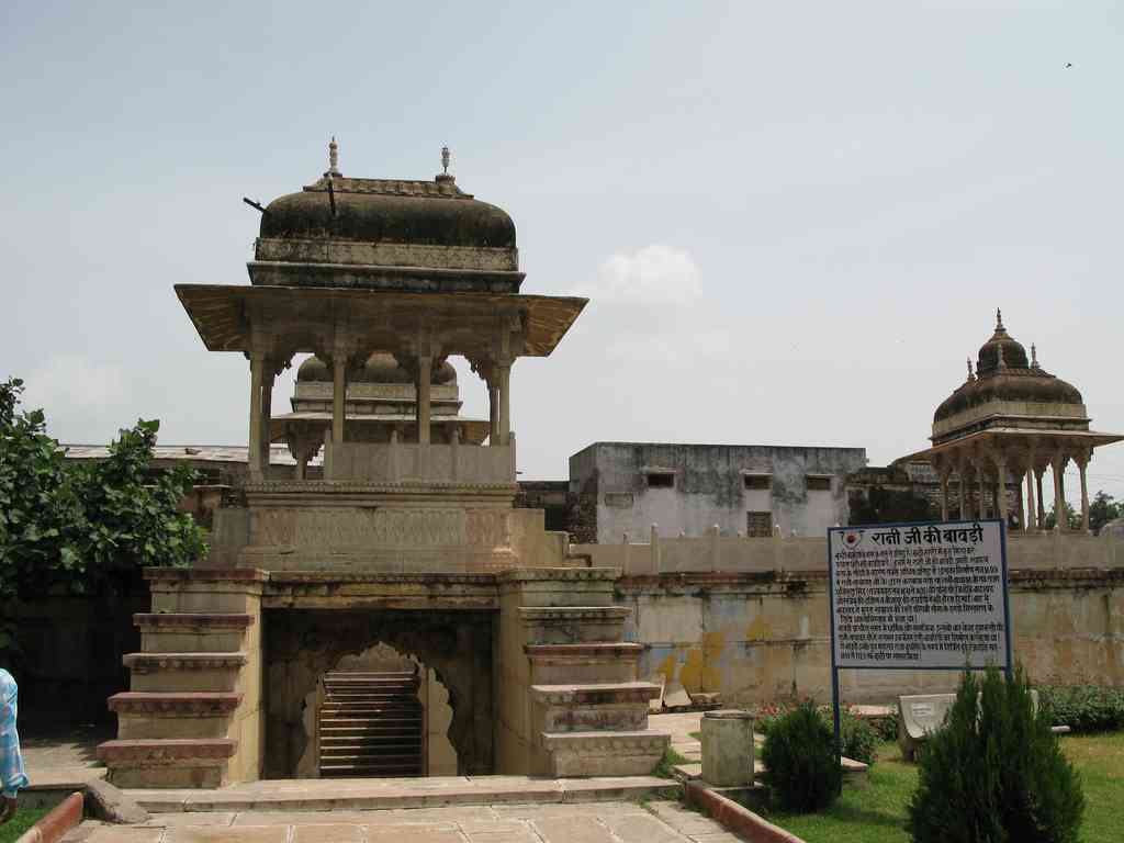 Raniji ki Baori