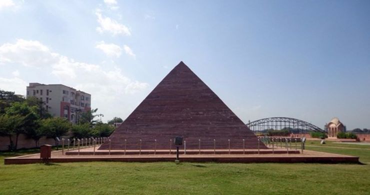 Great pyramid of Giza Seven Wonders Park, Kota