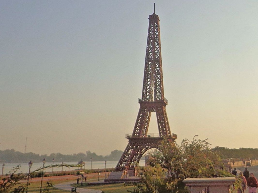 Eiffel tower Seven Wonders Park, Kota