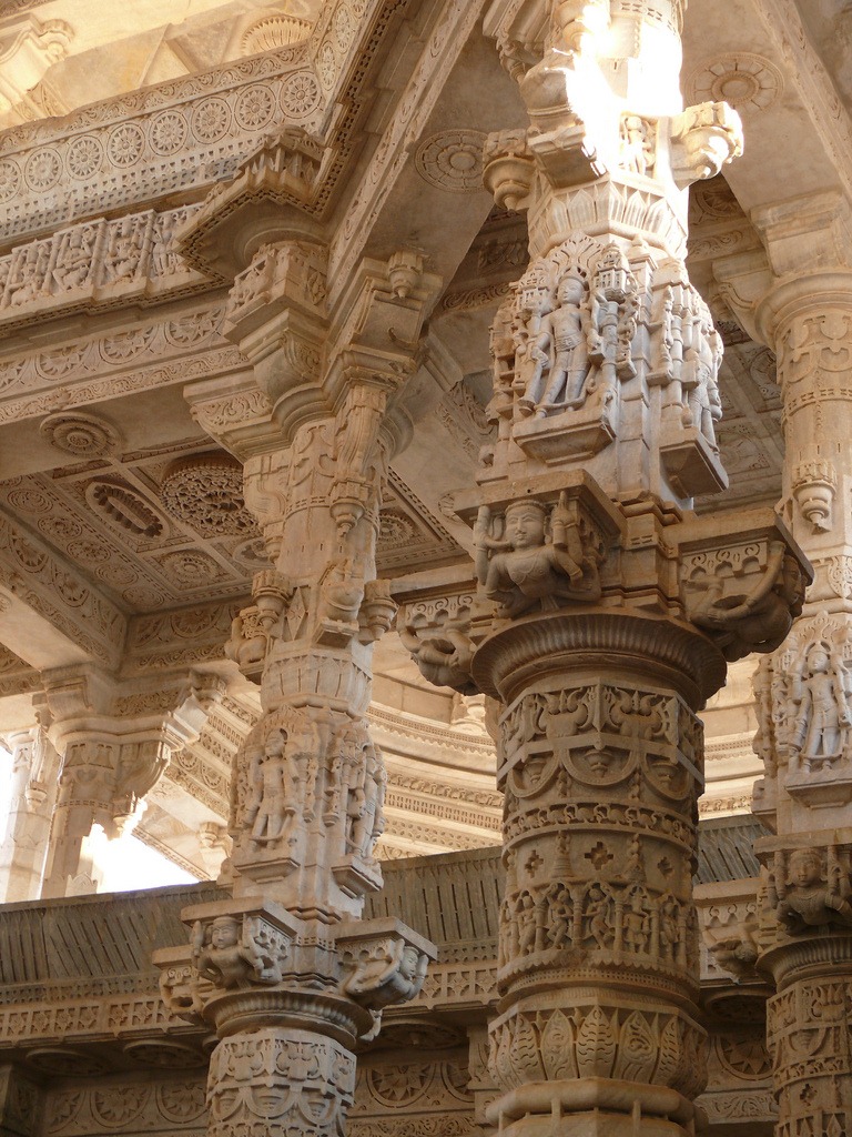 ranakpur jain temple pillars